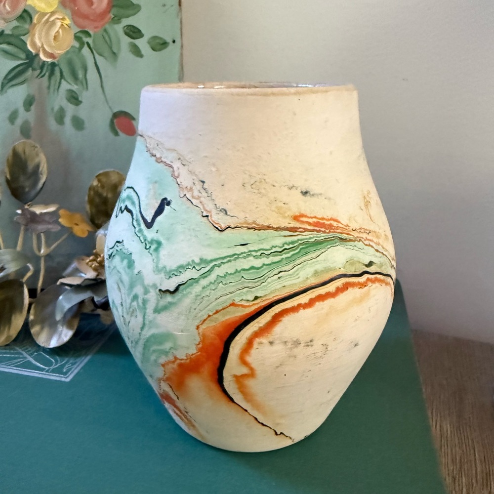 Vintage Nemadji vase pottery